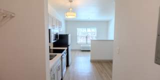 Onyx at 695 Gallery 4