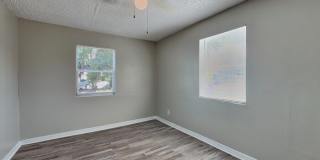 5116 East 28th Avenue Gallery 16