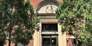 1 Bed 1 Bath, high ceilings, washer/dryer in unit, Off St parking, Roof Deck! Close to T. Central Air & Heat Gallery 1