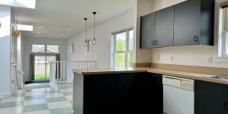Charming 4-Bedroom Home in Phinney Ridge.  Pets welcome! Gallery 12