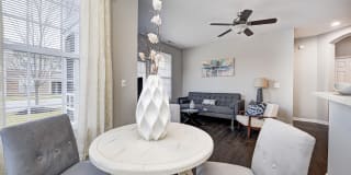 Linden Square Gallery 31