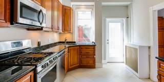 Classic 3 Bedroom Rowhome in Columbia Heights Gallery 4