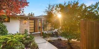 Kirkland West of Market - Luxury 3 Bedroom 3 Bath Home Kirkland West of Market - Luxury 3 Bedroom 3 Bath Home Gallery 1