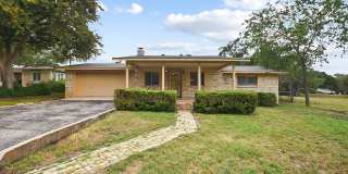 Charming 2-Bed Retreat Near Landa Park & the Comal River Gallery 1
