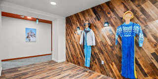 Strata Gallery 51