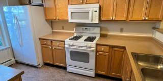 Spacious  South Burlington Townhouse for Rent - Available 7/1 Gallery 9