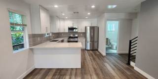 1226 1/2 N Kenmore Ave Gallery 12