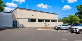 1689 Richmond Road Gallery 10