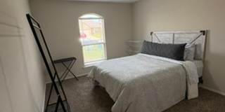 3 bedroom 2 bath open concept Gallery 11