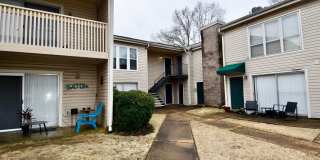 Enjoy $300.00 off your first month's rent!!!!     Welcome to 6747 Quail Hollow Ct. Apt.#2, where comfort meets style! Gallery 1