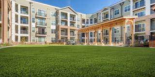 The Cardinal Gallery 27