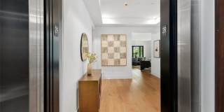 4261 Uptown Newport Gallery 1