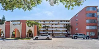 1700 NE 191st St Gallery 27