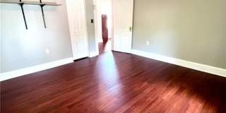 1522 Barron Street Gallery 28