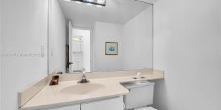 8900 Washington Gallery 4