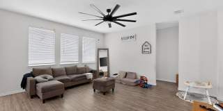 423 Pepperbark Avenue Gallery 9