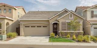 Beautiful Bright Single Story Solar Home With Whitney Ranch Pool Access Gallery 1