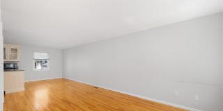 25 Miles Avenue Gallery 10
