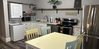 1916 Burlington Avenue North Gallery 2