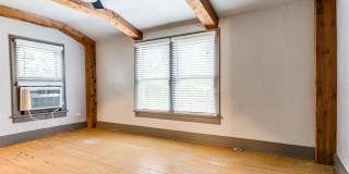 Unique with a Artsy Flare    2 Bed/1.5 Bath in Edgemere Park $995/month! Gallery 12