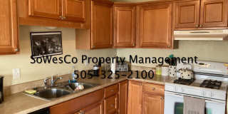 Cute 3 Bedroom Home with beautiful Kitchen Gallery 6