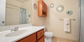 Cobblestone Court Apartments Gallery 15
