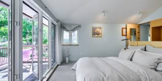 Charming Downtown Oasis | Steps to Pearl Street Gallery 17