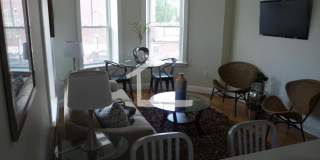 Nice 3 bed in Brookline Gallery 3