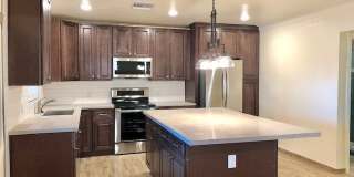 Gorgeous fully remodeled in Central Tucson - Pre Lease August 2026 Gallery 1