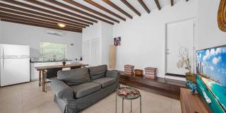 1044 SW 13th Ct Gallery 6