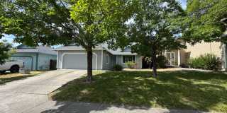 Beautifully Remodeled 3-Bedroom, 2-Bathroom home waiting for you ! Gallery 1