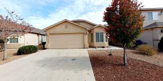 Charming 3 Bed 2 Bath Home in Huning Ranch Gallery 1