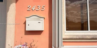 2435 Wilson St Gallery 4