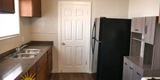 Cozy 2 Bed 1 Bath 728qft single family home in Oak Park Gallery 10