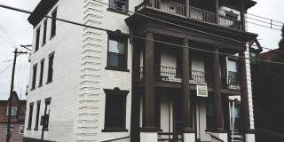 Amazing Fully Furnished 3 Bedroom with free Heat and Hot waterr Gallery 1