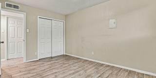 11524 MEADOWBROOK Drive Gallery 24