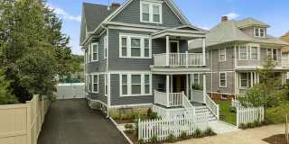 Beautifully Furnished 2 Bedroom Apartment Gallery 23