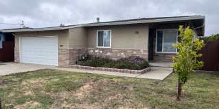 3bd/1ba SFH WITH LARGE FENCED YARD, 2 CAR GARAGE, IN DESIRABLE NEIGHBORHOOD!!! Gallery 1