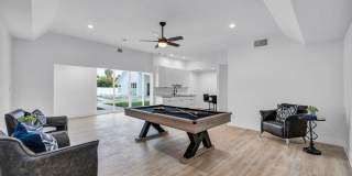 Meticulously renovated single-story contemporary estate Gallery 32