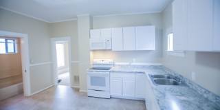 Charming 2 Bedroom 1 Bath Home - Downtown Everett Gallery 13