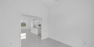 438 Poplar Street Gallery 10
