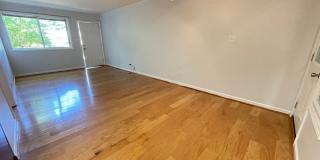 Sweet Spot in Carrboro! Inviting, updated 3br 2ba condo...Walk to Weaver St. & minutes to UNC Sweet Spot in Carrboro! Inviting, updated 3br 2ba condo...Walk to Weaver St. & minutes to UNC Gallery 12