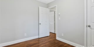 321 S Gardner Avenue Gallery 20