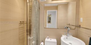 255 W 24th St Gallery 12