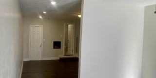 32 Hinckley Gallery 5