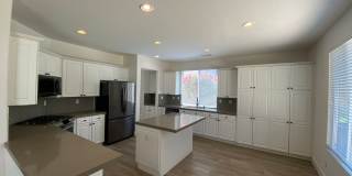 Carlsbad 4 Bed! Gallery 4