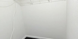 Room in 3 Bedroom Home at Phillips St Gallery 41