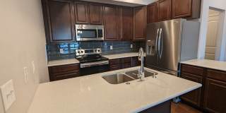 Beautiful Newer Townhome Gallery 5