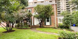 1004 Noyes Drive Gallery 1