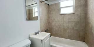 Ground Floor 2 Bedroom Just steps to Wynwood Gallery 6